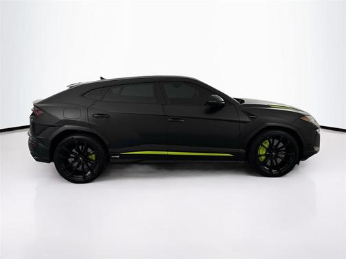2023 Lamborghini Urus S