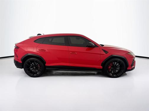 2022 Lamborghini Urus Base