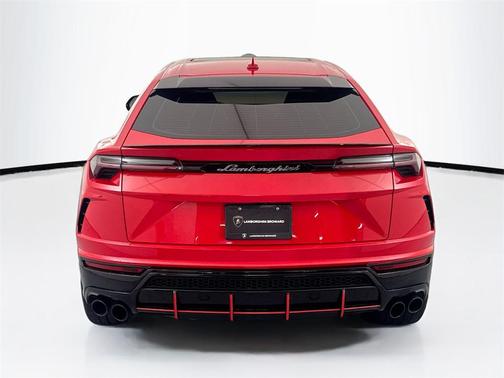 2022 Lamborghini Urus Base