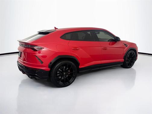 2022 Lamborghini Urus Base
