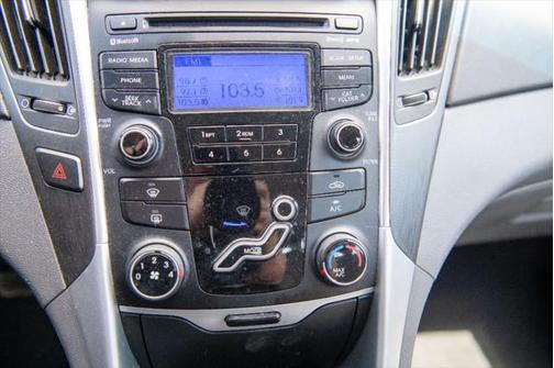 2013 Hyundai SONATA GLS