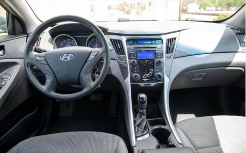 2013 Hyundai SONATA GLS