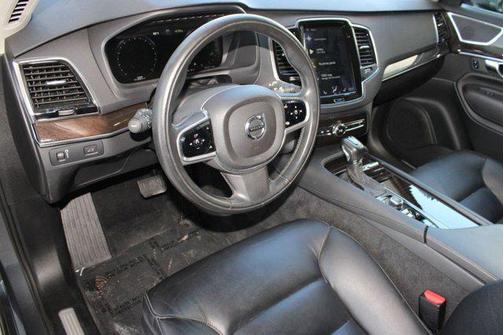 2018 Volvo XC90 T5 Momentum