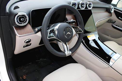 2025 Mercedes-Benz GLC 350e Base