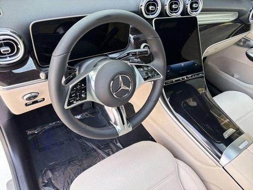 Polar White 2026 Mercedes-Benz GLC 300 4MATIC