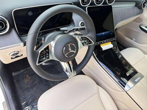 Polar White 2026 Mercedes-Benz GLC 300 Base