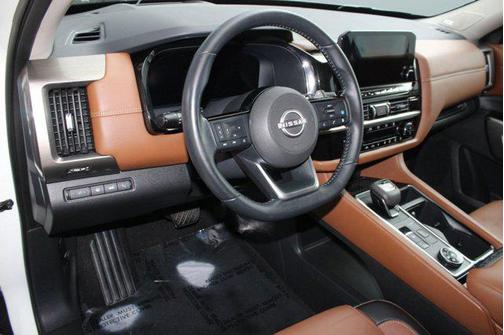 2023 Nissan Pathfinder Platinum 4WD