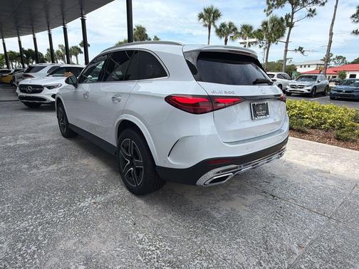 MANUFAKTUR Moonlight White Metallic 2026 Mercedes-Benz GLC 300 4MATIC