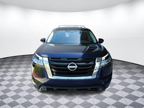 2023 Nissan Pathfinder SL 4WD