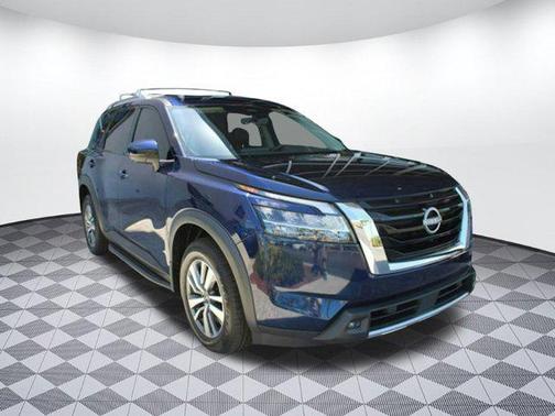 2023 Nissan Pathfinder SL 4WD