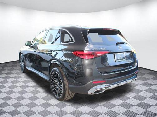 2025 Mercedes-Benz GLC 300 Base