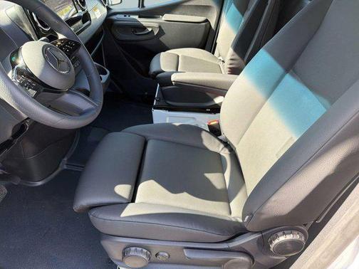 Arctic White 2026 Mercedes-Benz Sprinter 2500 Standard Roof