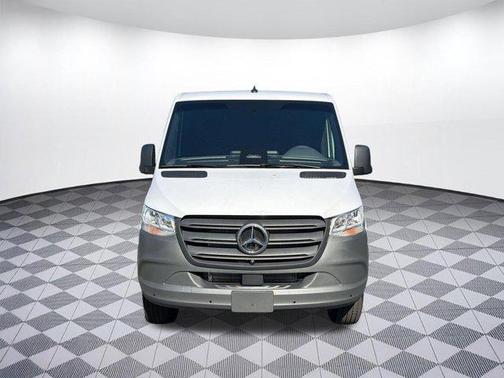 Arctic White 2026 Mercedes-Benz Sprinter 2500 Standard Roof