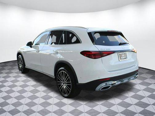 2025 Mercedes-Benz GLC 300 Base