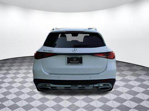 2025 Mercedes-Benz GLC 300 Base