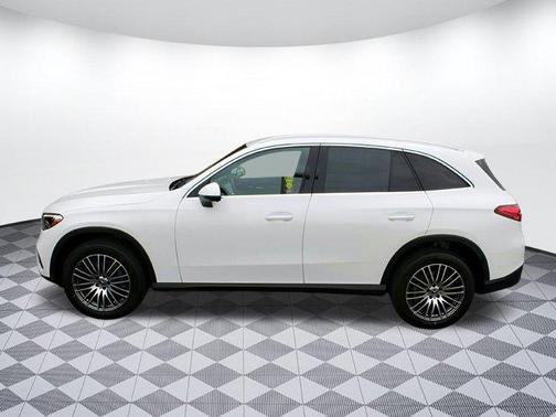 2025 Mercedes-Benz GLC 300 4MATIC