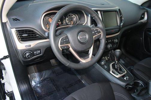 2016 Jeep Cherokee Altitude