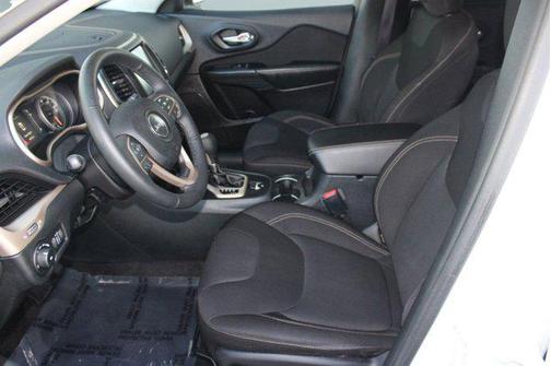 2016 Jeep Cherokee Altitude