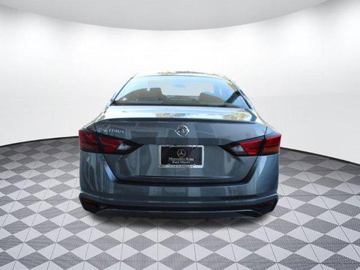2022 Nissan Altima S FWD