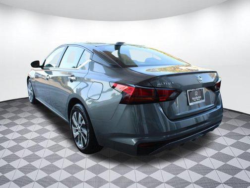 2022 Nissan Altima S FWD