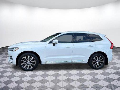 Crystal White Metallic 2020 Volvo XC60 T5 Inscription