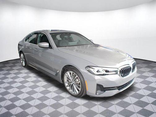 2022 BMW 530 i
