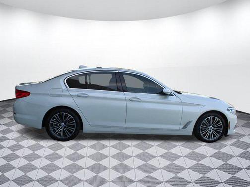 2019 BMW 530 530i