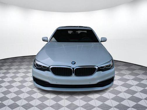 2019 BMW 530 530i