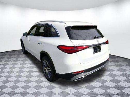 2025 Mercedes-Benz GLC 300 Base
