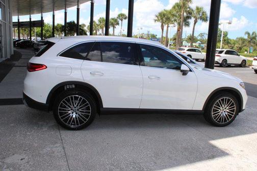 2025 Mercedes-Benz GLC 300 Base