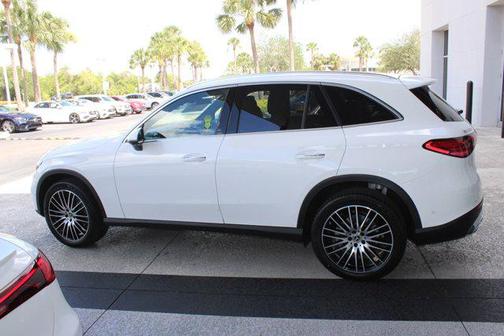 2025 Mercedes-Benz GLC 300 Base