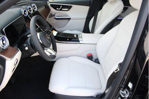 2026 Mercedes-Benz GLC 300 Base