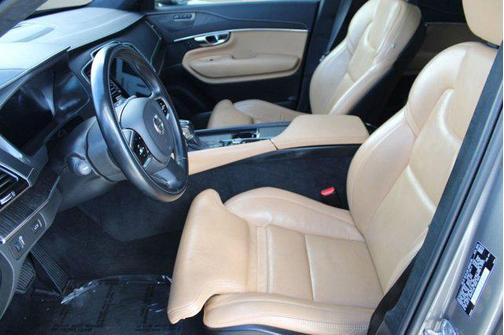 2021 Volvo XC90 T6 Inscription