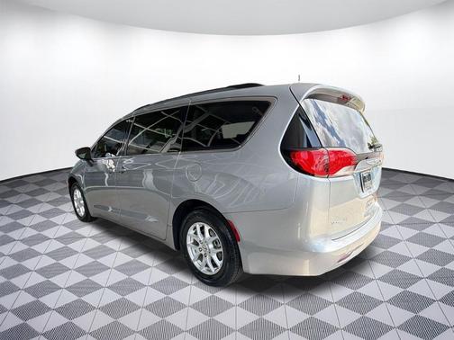 Billet Silver Metallic Clearcoat 2021 Chrysler Voyager LXI