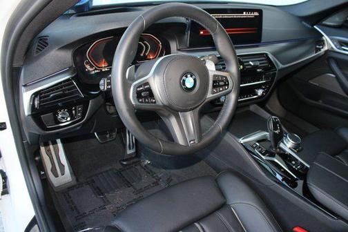 2021 BMW 540 540i