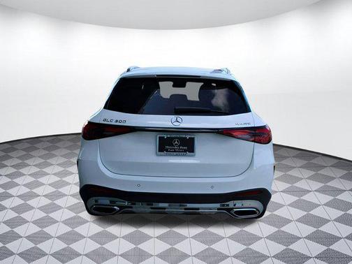 2025 Mercedes-Benz GLC 300 4MATIC
