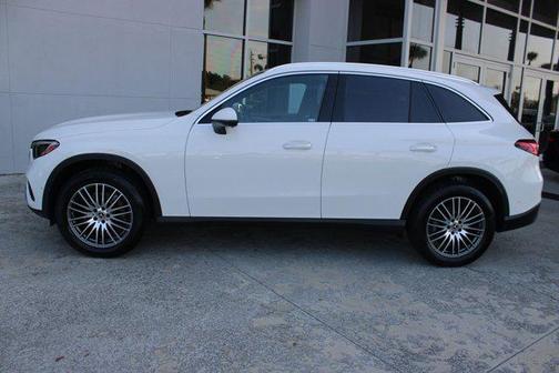 2025 Mercedes-Benz GLC 300 Base