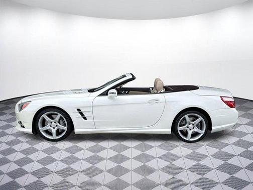 White 2015 Mercedes-Benz SL-Class SL 550