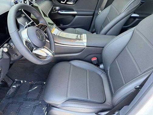 Polar White 2026 Mercedes-Benz GLC 300 Base