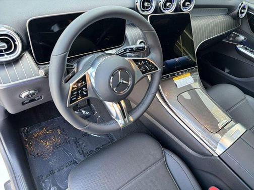 Polar White 2026 Mercedes-Benz GLC 300 Base