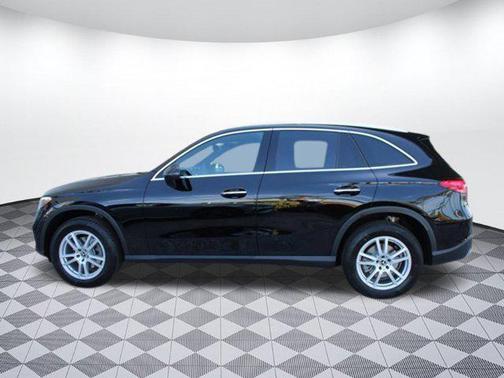 2025 Mercedes-Benz GLC 300 4MATIC