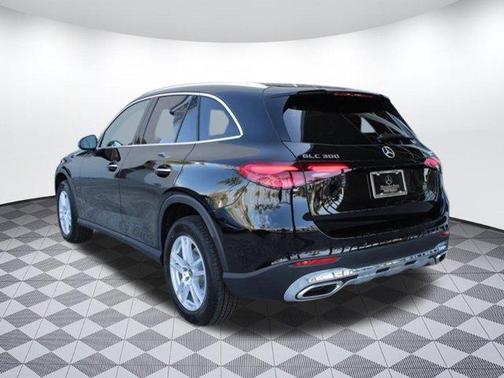 2025 Mercedes-Benz GLC 300 4MATIC