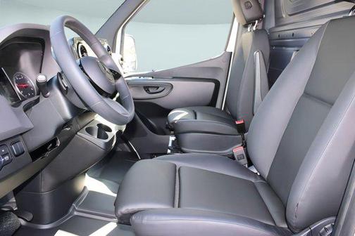 2025 Mercedes-Benz Sprinter 2500 Standard Roof