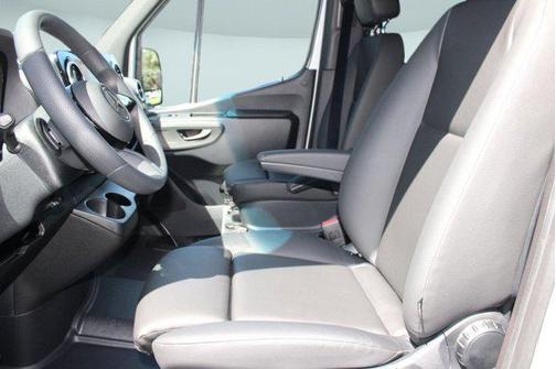 2025 Mercedes-Benz Sprinter 2500 Standard Roof