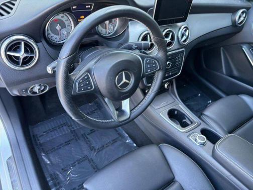 2017 Mercedes-Benz GLA 250 Base