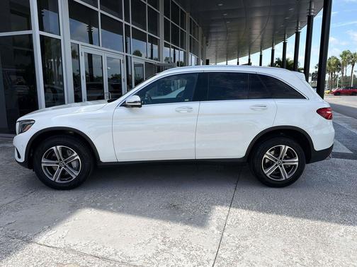 White 2018 Mercedes-Benz GLC 300 Base