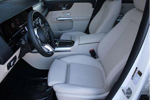 Polar White 2026 Mercedes-Benz GLA 250 4MATIC