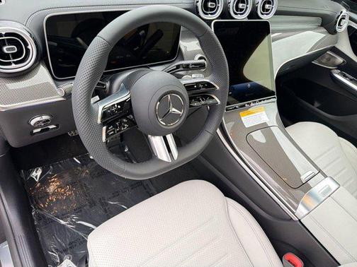 Graphite Grey Metallic 2026 Mercedes-Benz GLC 300 Base