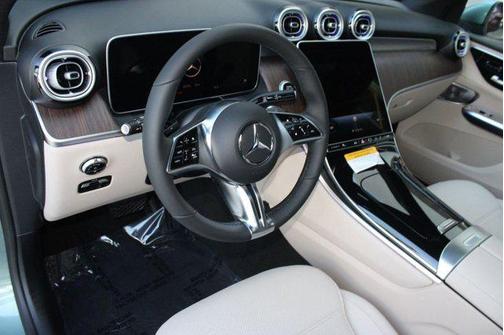 2026 Mercedes-Benz GLC 300 4MATIC