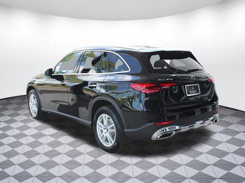 2025 Mercedes-Benz GLC 300 4MATIC